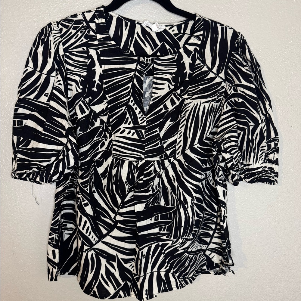 Panama Jack Black and White Leaf Pattern Blouse